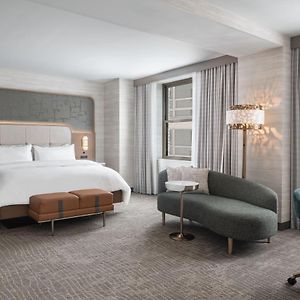 Premium Guest room 1 King City view